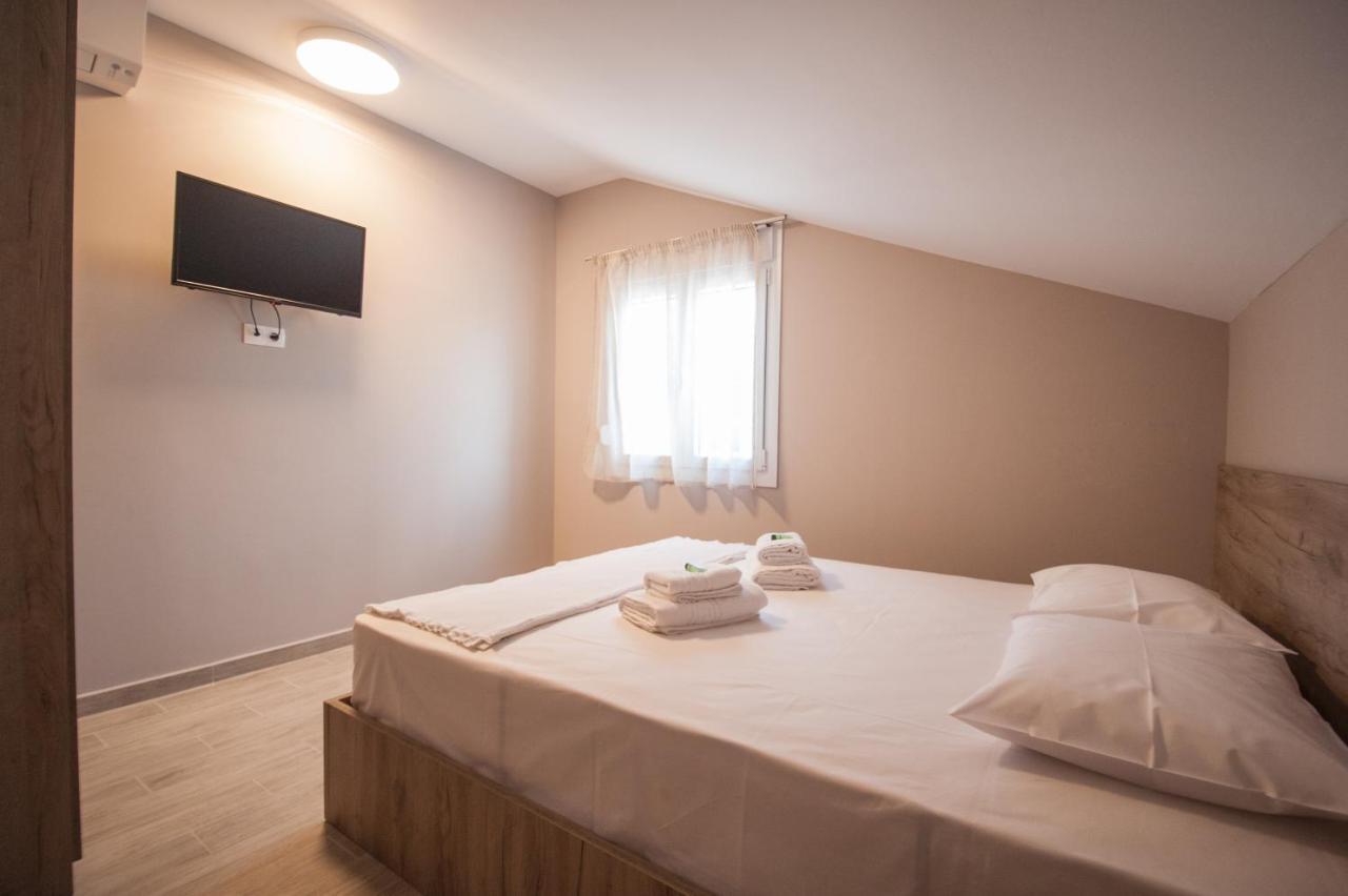 Niki'S Apartments Peraía 외부 사진